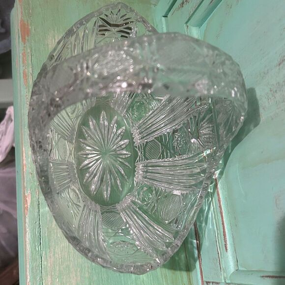 Crystal Cut Glass Decorative Basket Bowl with Handle Vintage Candy Dish - Picture 4 of 11